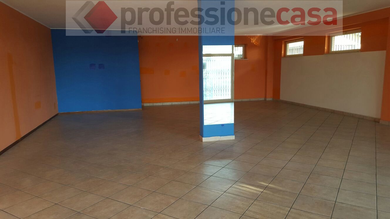 Negozio in affitto a Piedimonte San Germano