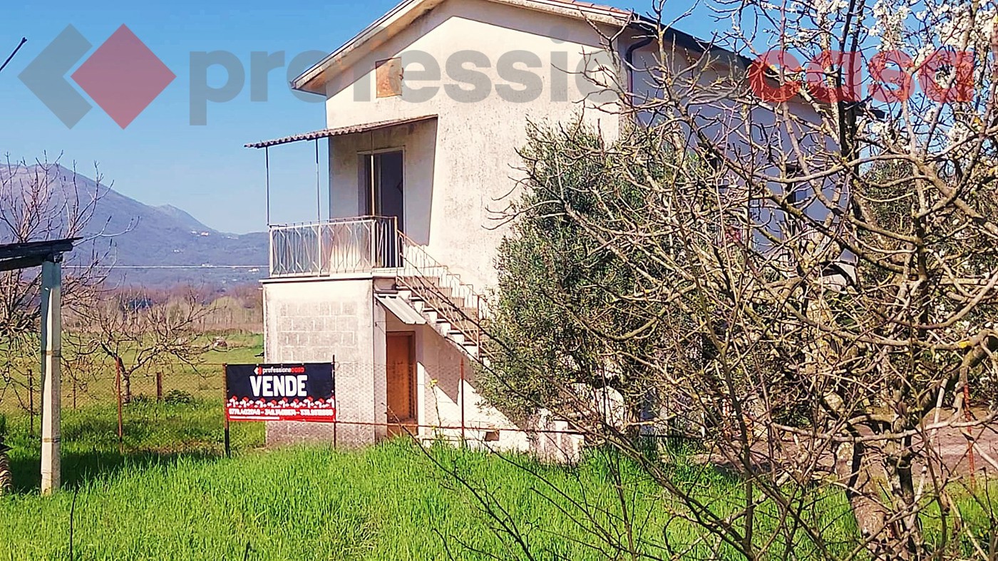 Casa indipendente in vendita a Rocca D'Evandro