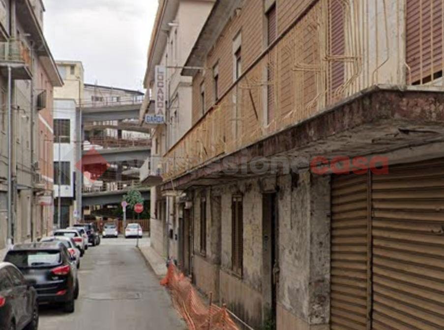 Stabile/Palazzo in vendita a Frosinone