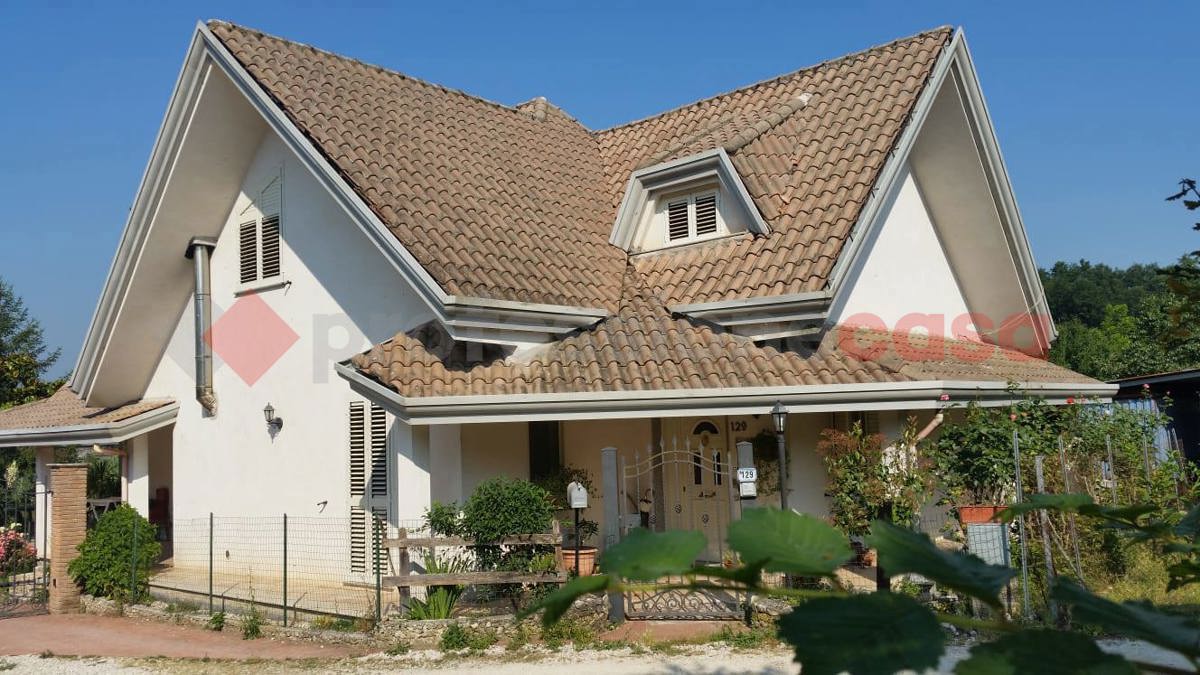 Villa con giardino a Frosinone