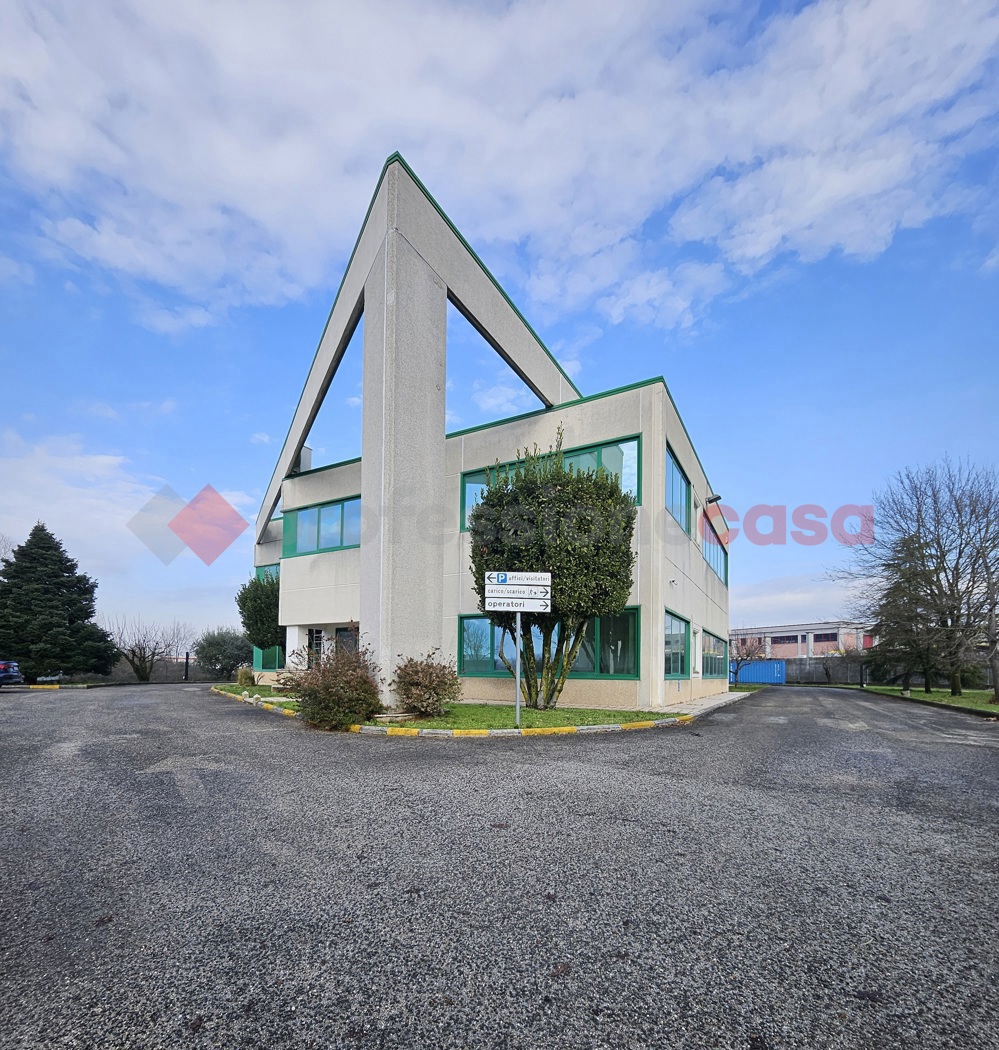 Capannone in affitto a Frosinone