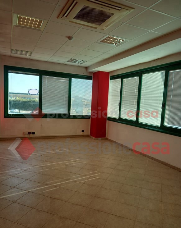 Negozio in affitto a Frosinone