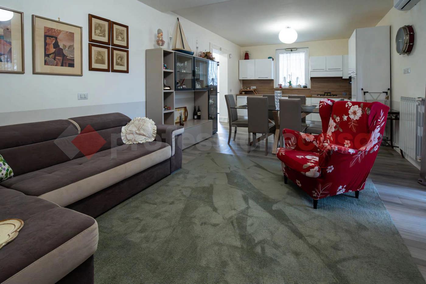 Quadrilocale con giardino a Frosinone