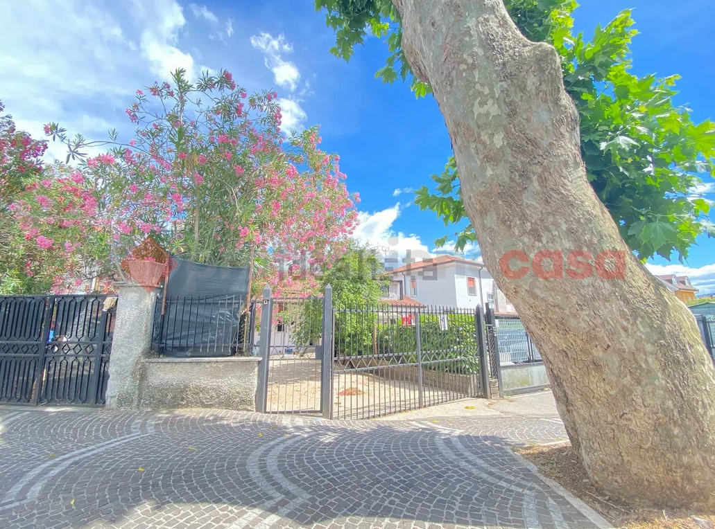 Casa indipendente in vendita a Frosinone