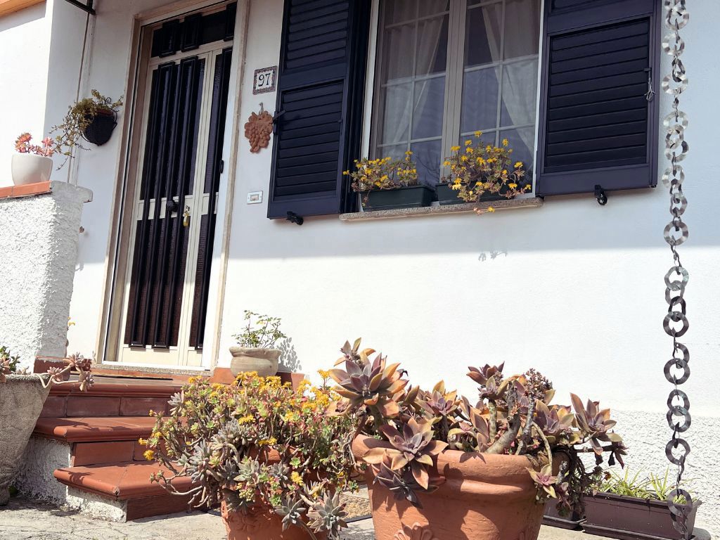 Casa indipendente con giardino a Frosinone