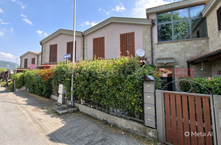 Villa con giardino a Terni