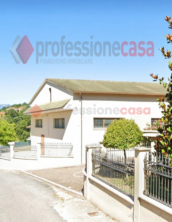 Magazzino in vendita a Frosinone
