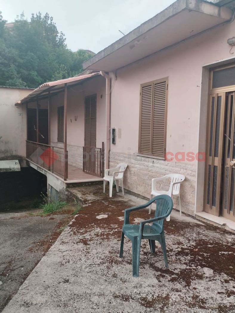 Casa indipendente in vendita a Frosinone