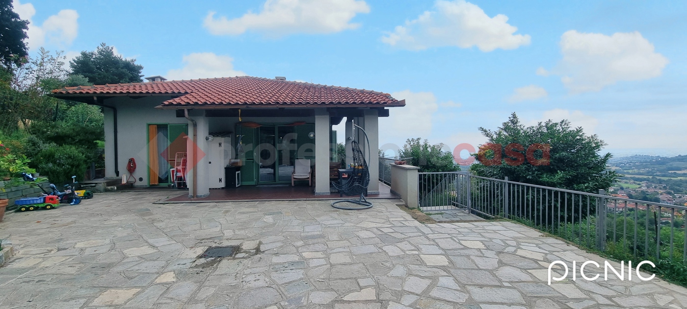 Villa con giardino a Roletto