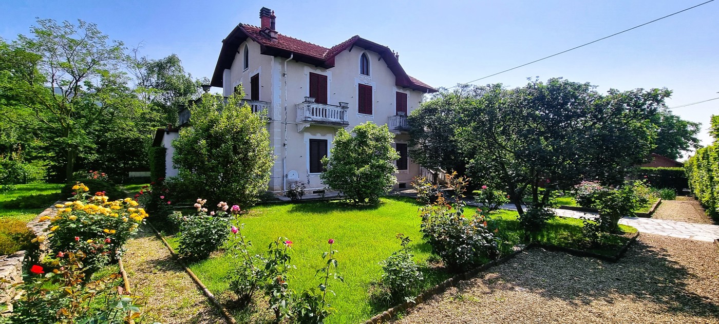 Villa con giardino a Cantalupa