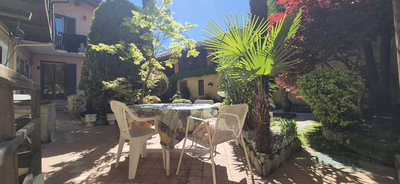 Villa Bifamiliare con giardino a Frossasco