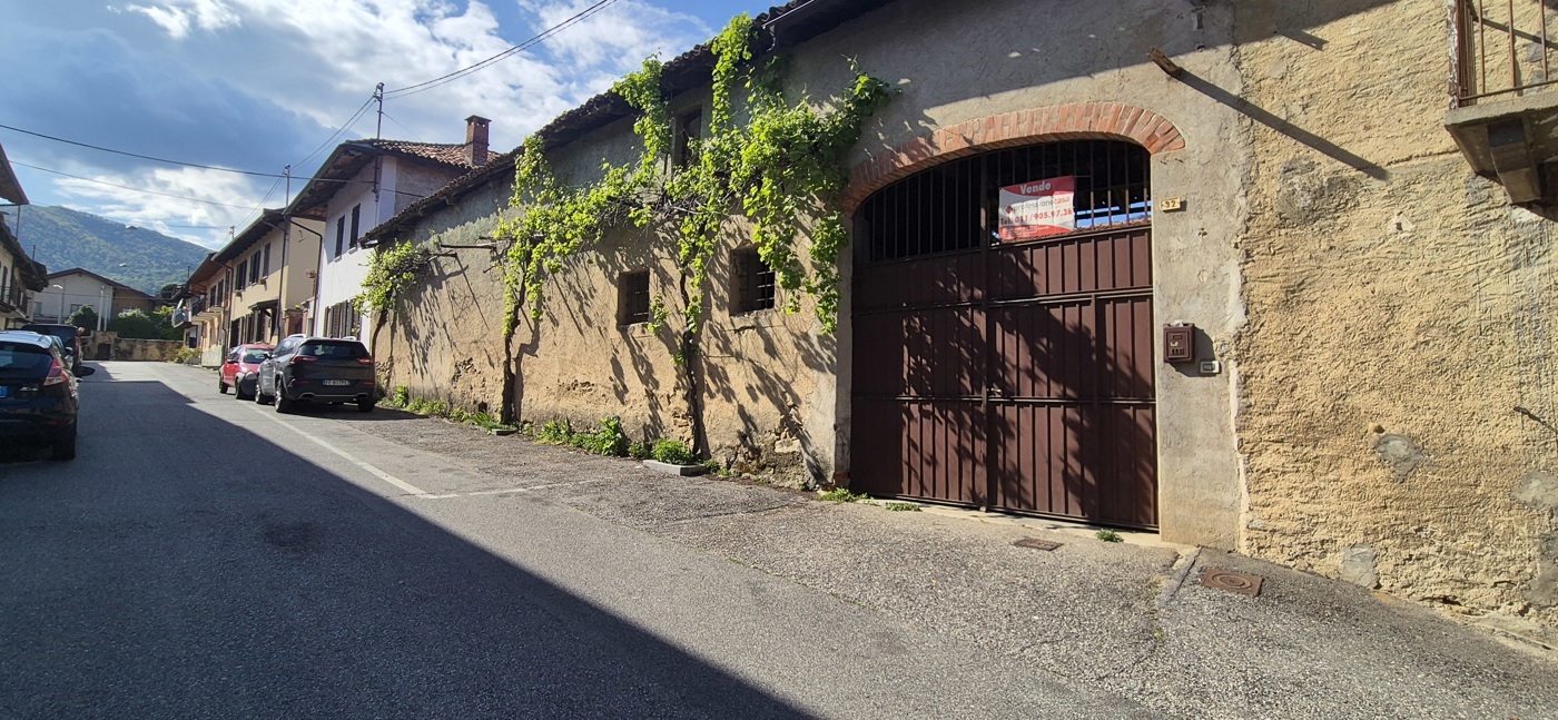 Rustico con giardino a Frossasco