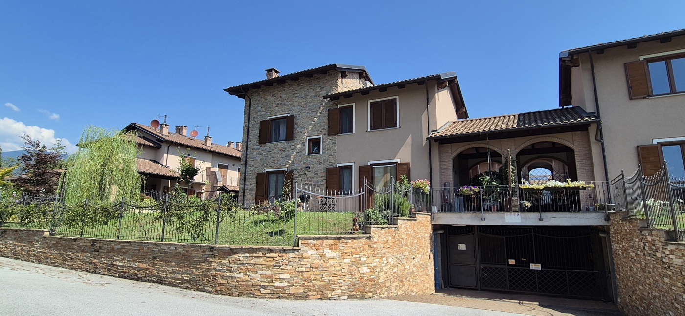 Villa con giardino a Frossasco
