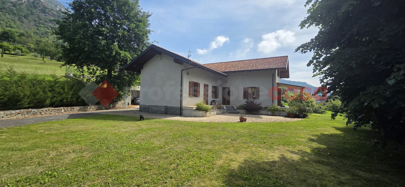 Villa con giardino a Cantalupa