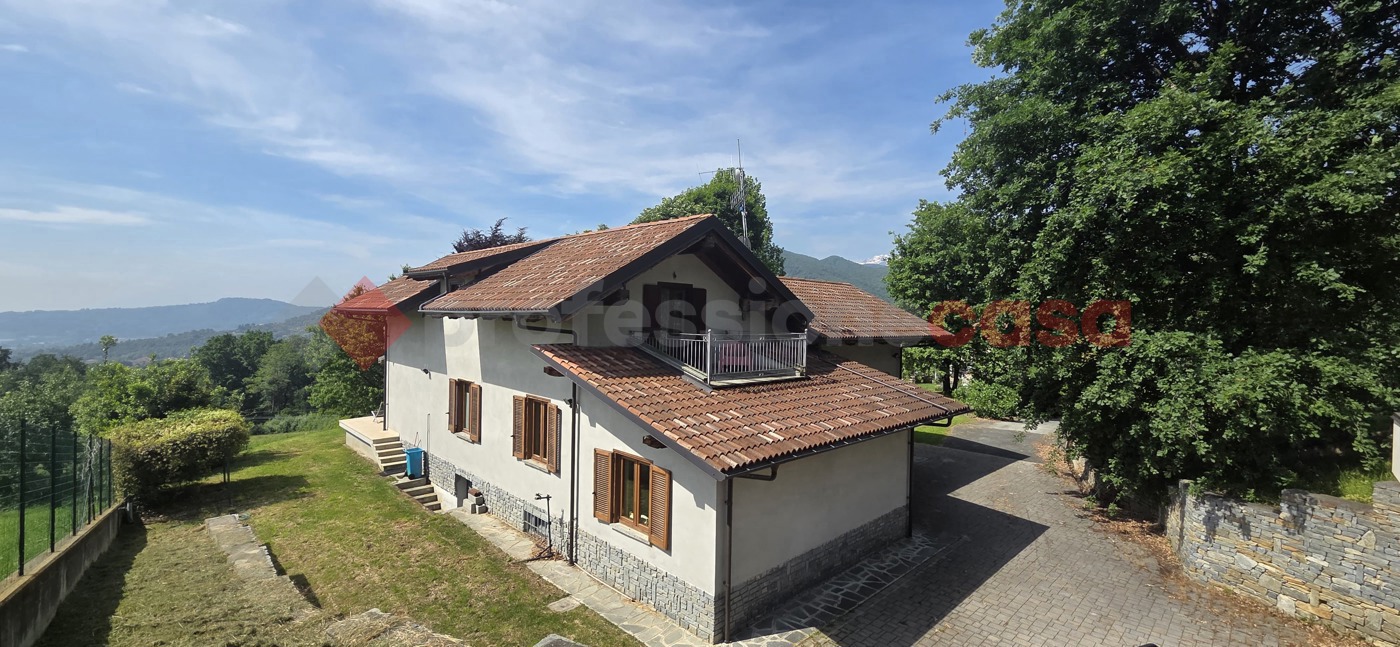 Villa con giardino a Cantalupa