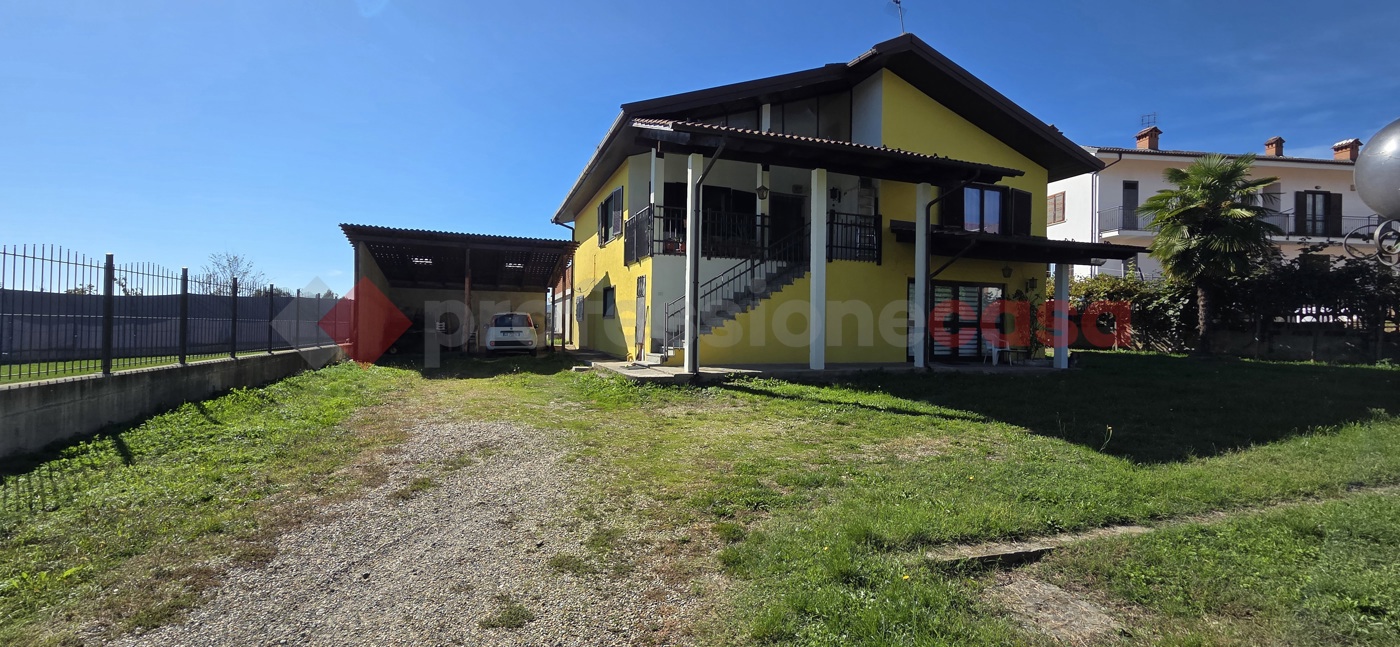Villa con giardino a Frossasco
