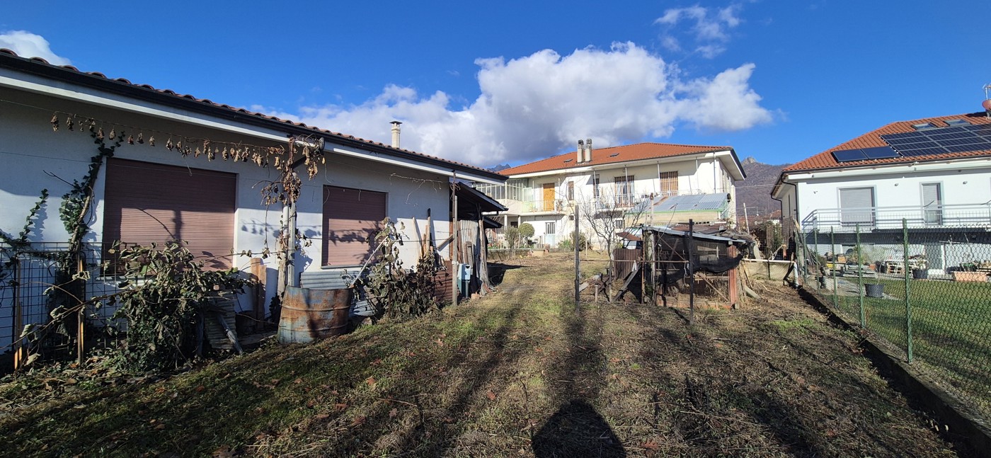 Villa con giardino a Frossasco