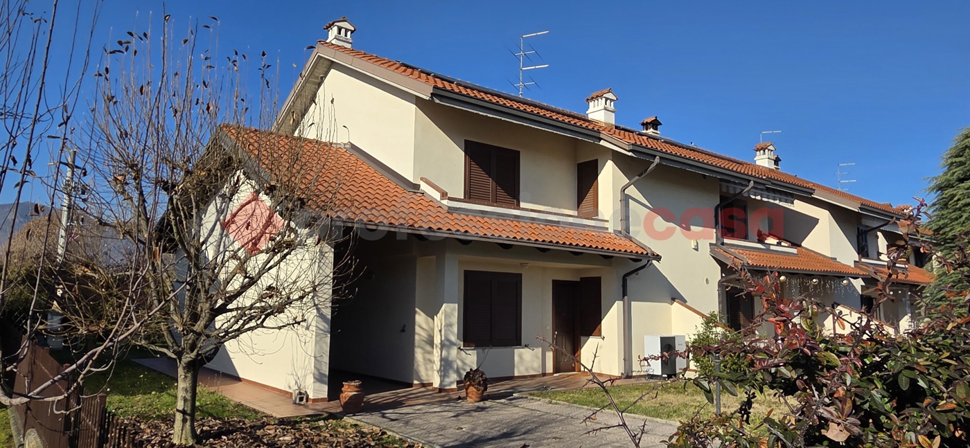 Villa con giardino a Frossasco