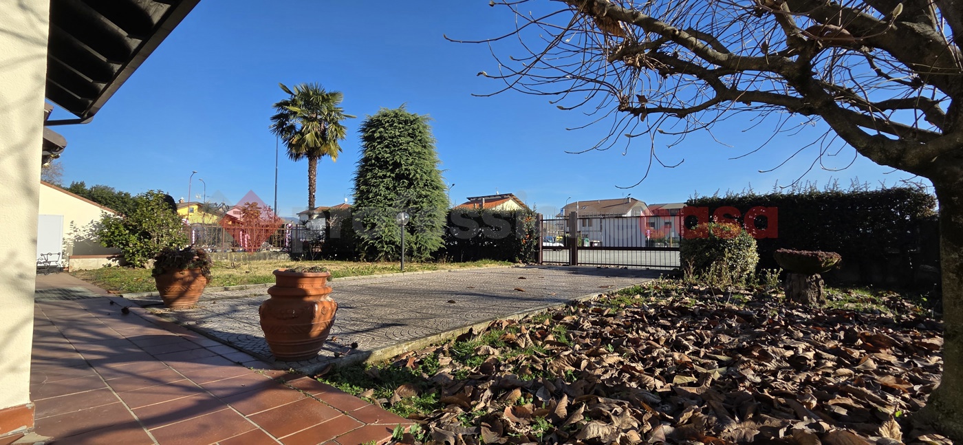 Villa con giardino a Frossasco