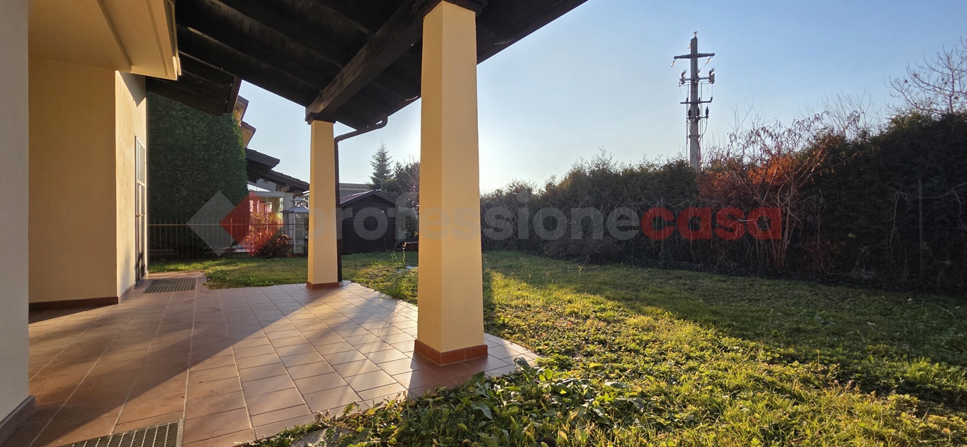 Villa con giardino a Frossasco