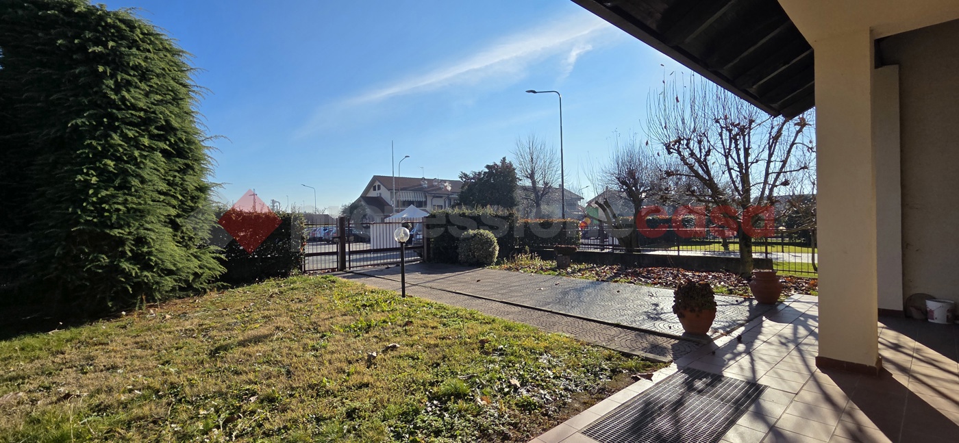 Villa con giardino a Frossasco