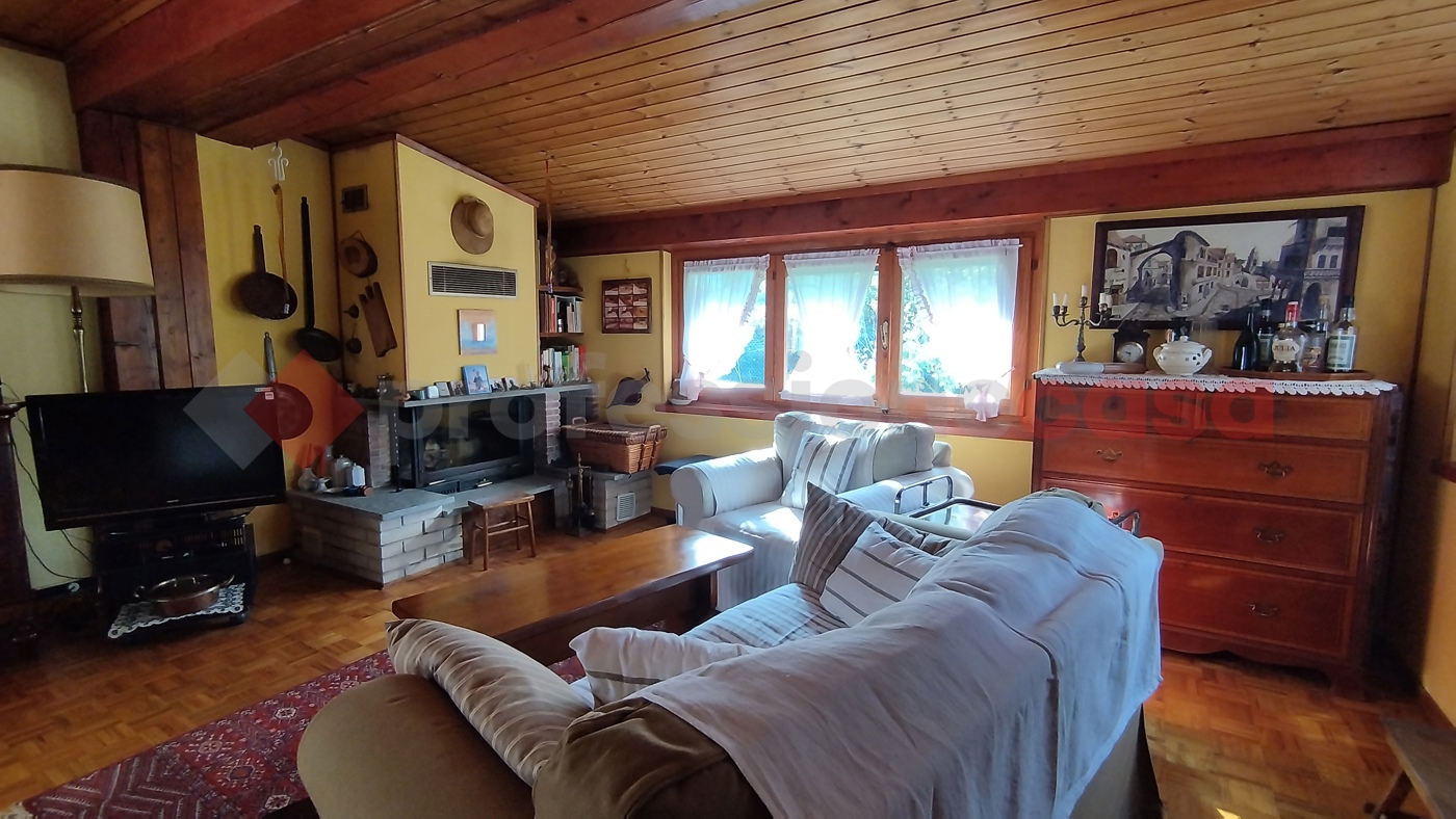 Villa con giardino a Cumiana