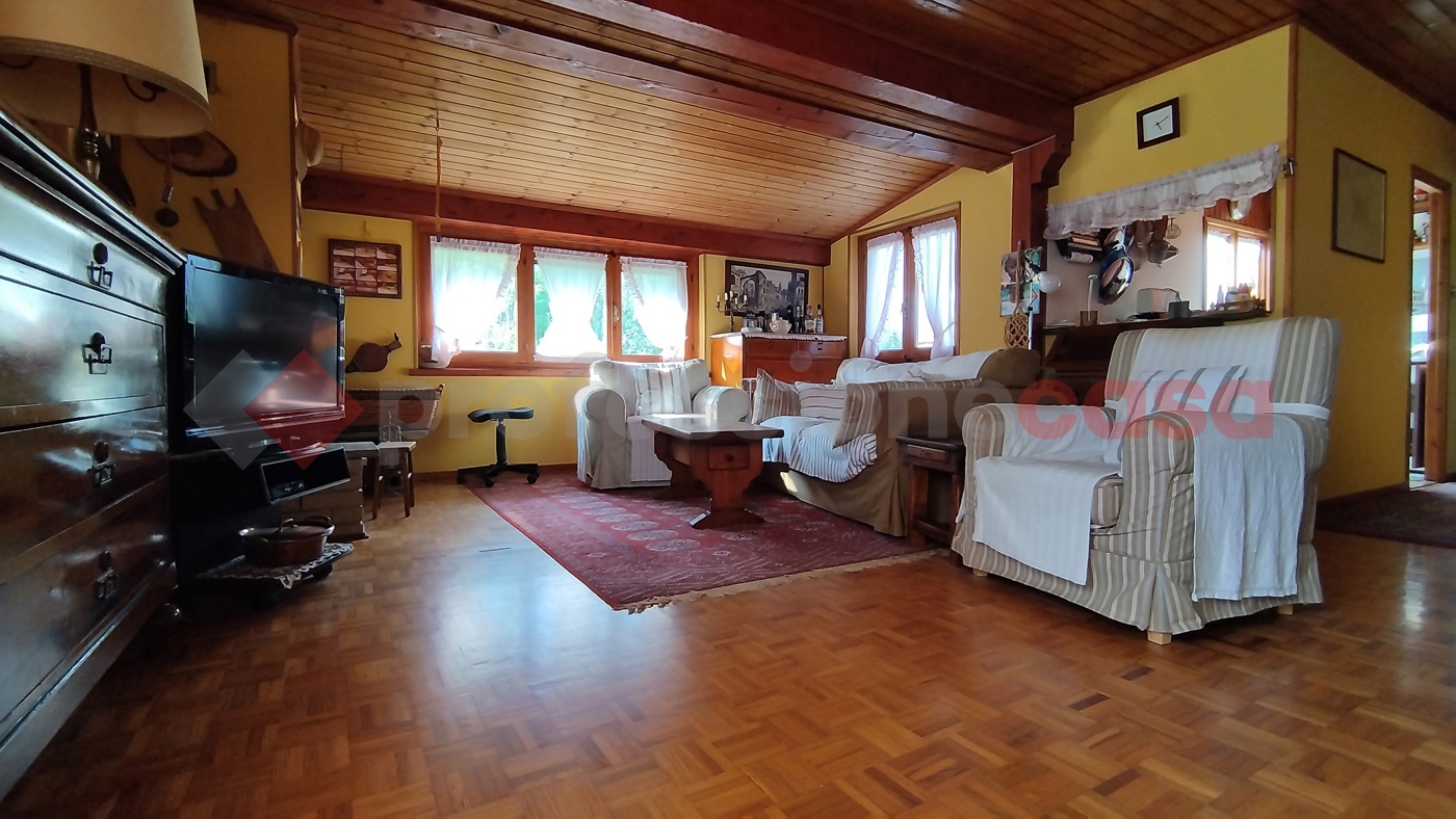 Villa con giardino a Cumiana