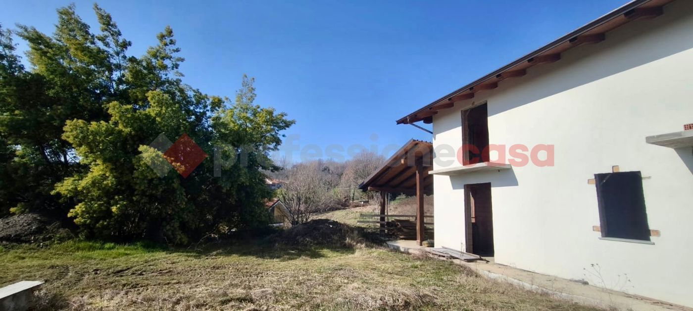 Casa indipendente con giardino a Frossasco