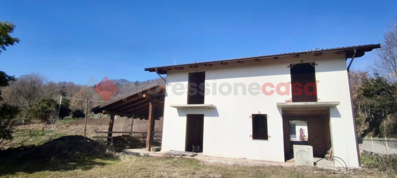 Casa indipendente con giardino a Frossasco