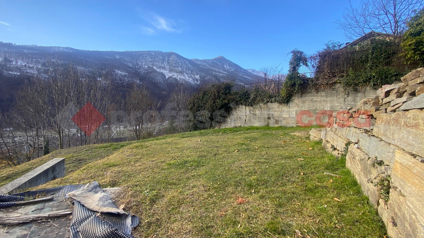 Rustico con giardino a Torre Pellice