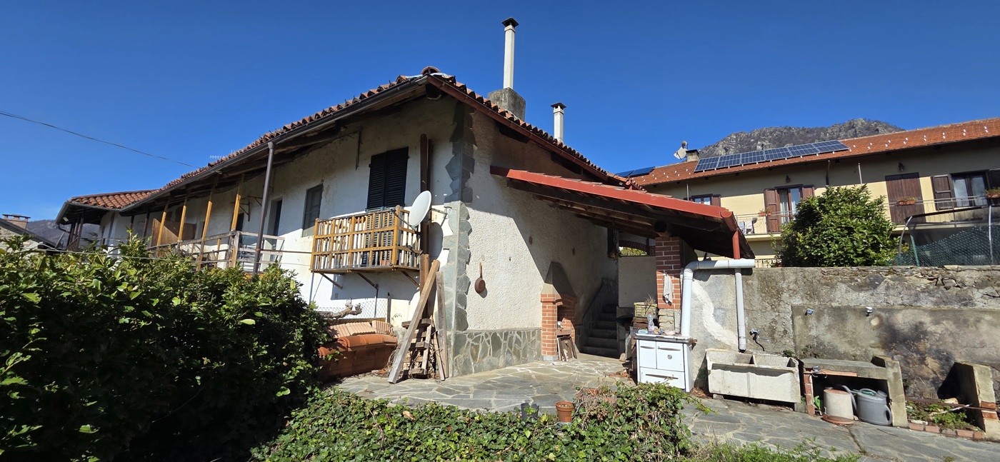 Rustico con giardino a Cantalupa