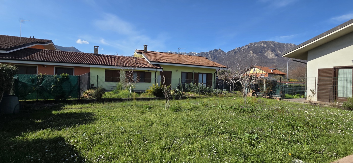 Villa con giardino a Cantalupa