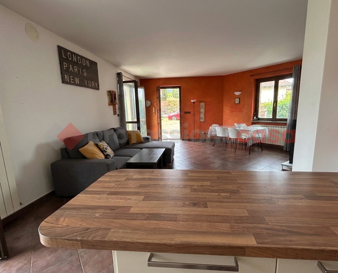 Villa con giardino a Cumiana