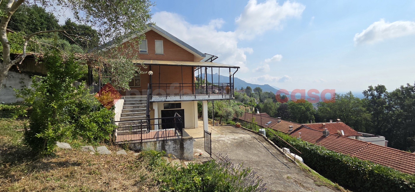 Villa con giardino a Frossasco