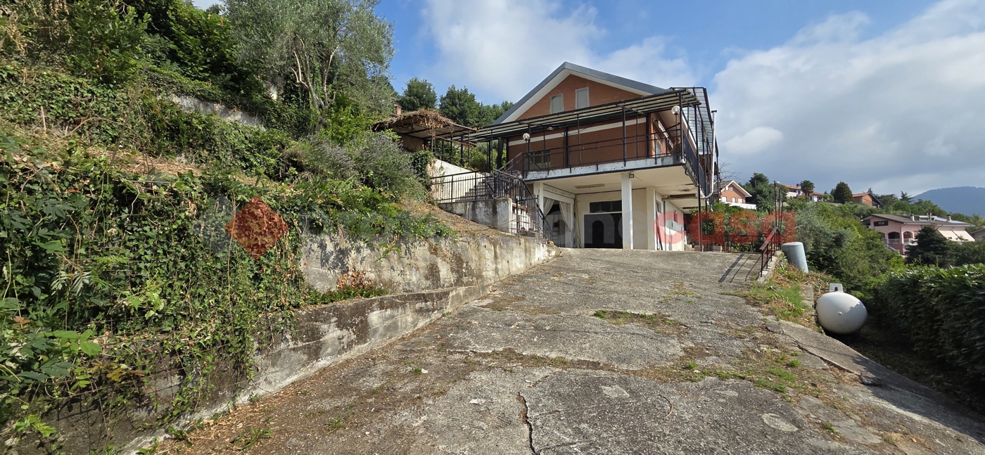 Villa con giardino a Frossasco