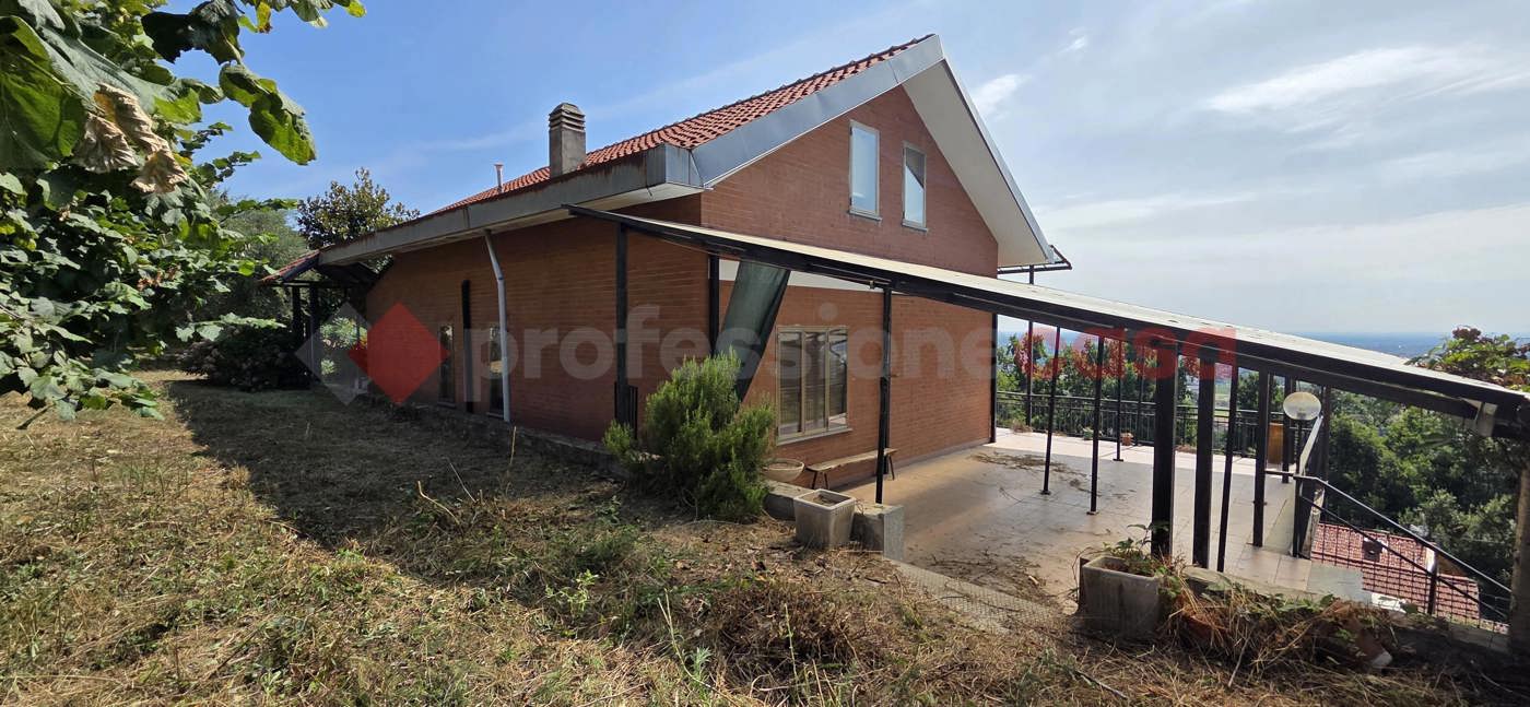Villa con giardino a Frossasco