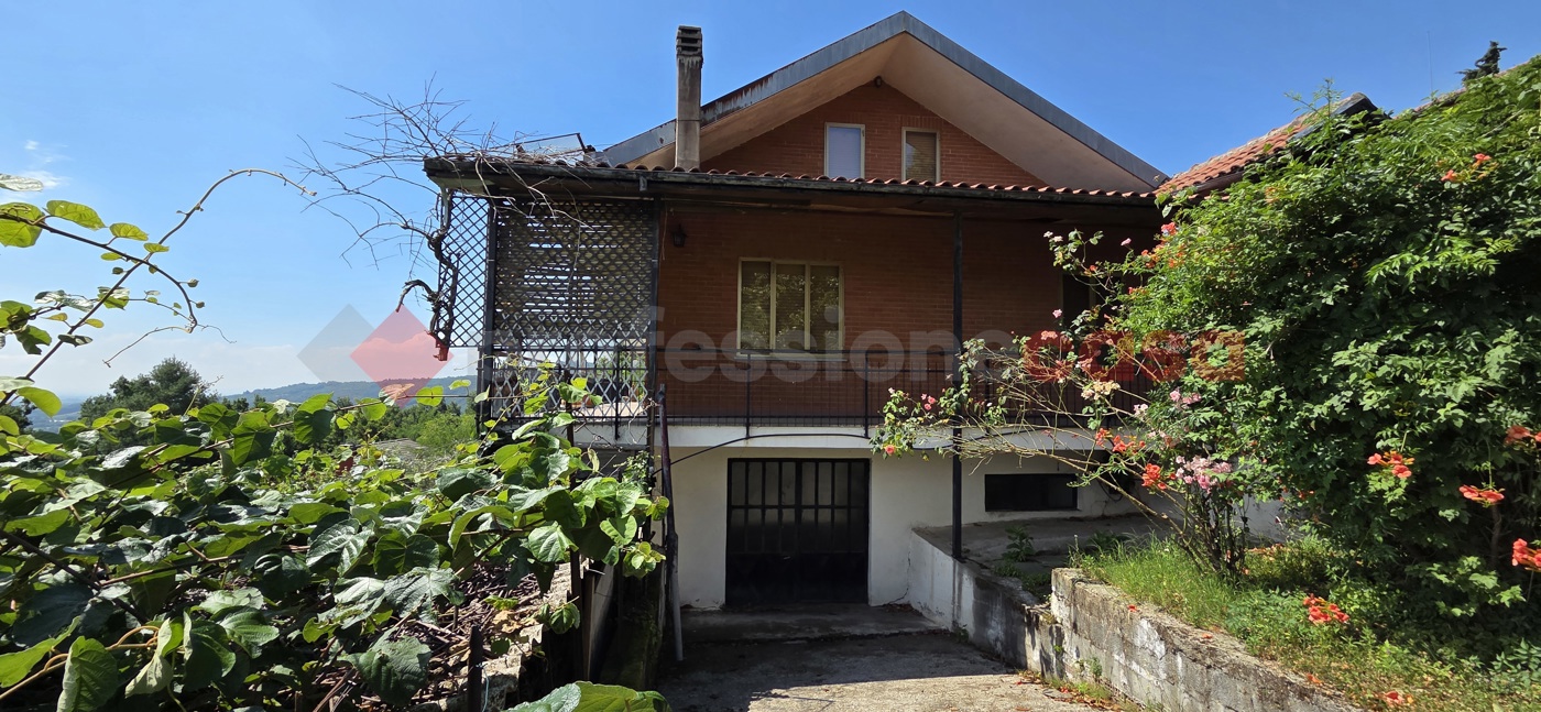 Villa con giardino a Frossasco