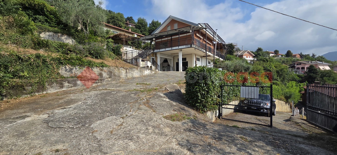 Villa con giardino a Frossasco
