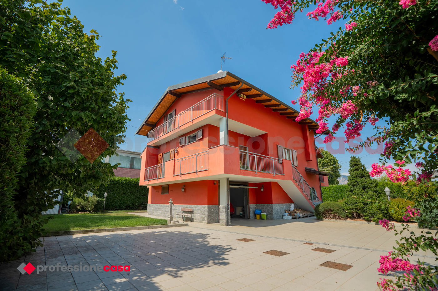 Villa con giardino a Cumiana