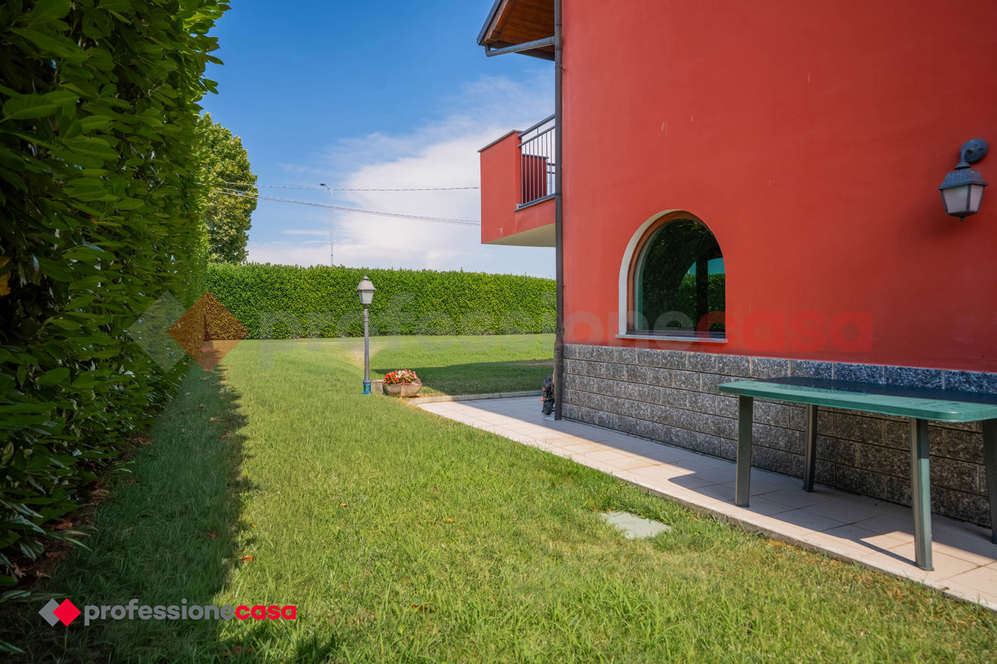 Villa con giardino a Cumiana