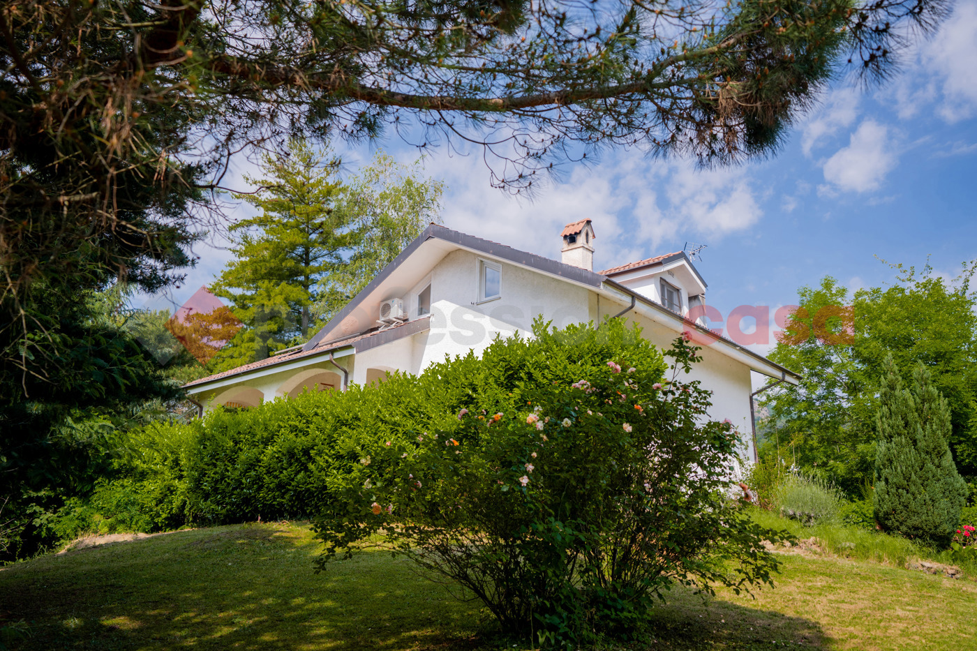 Villa con giardino a Roletto