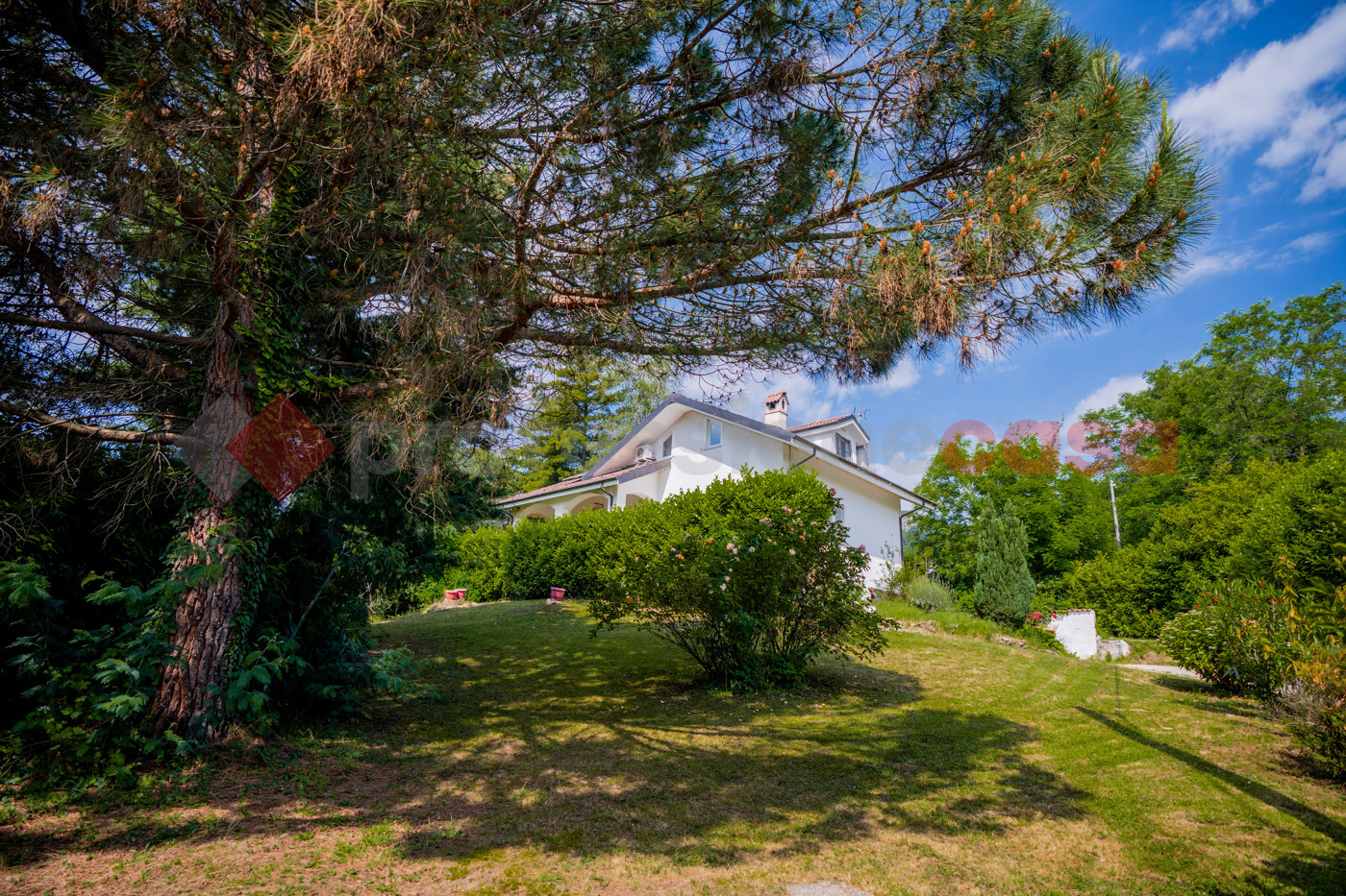 Villa con giardino a Roletto