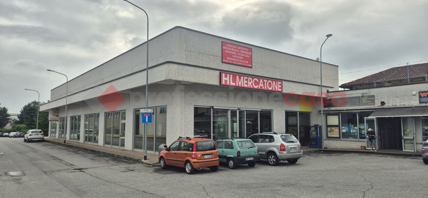 Negozio in affitto a Frossasco