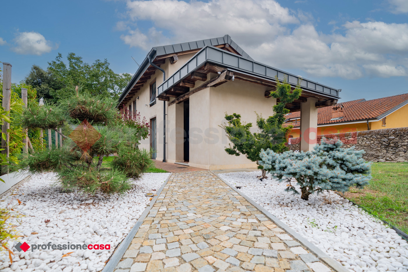 Villa con giardino a Cumiana