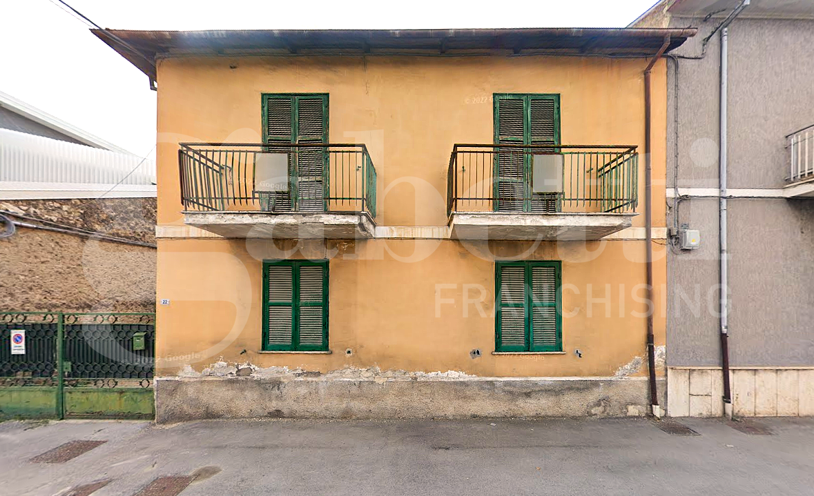 Casa indipendente con giardino a Avezzano