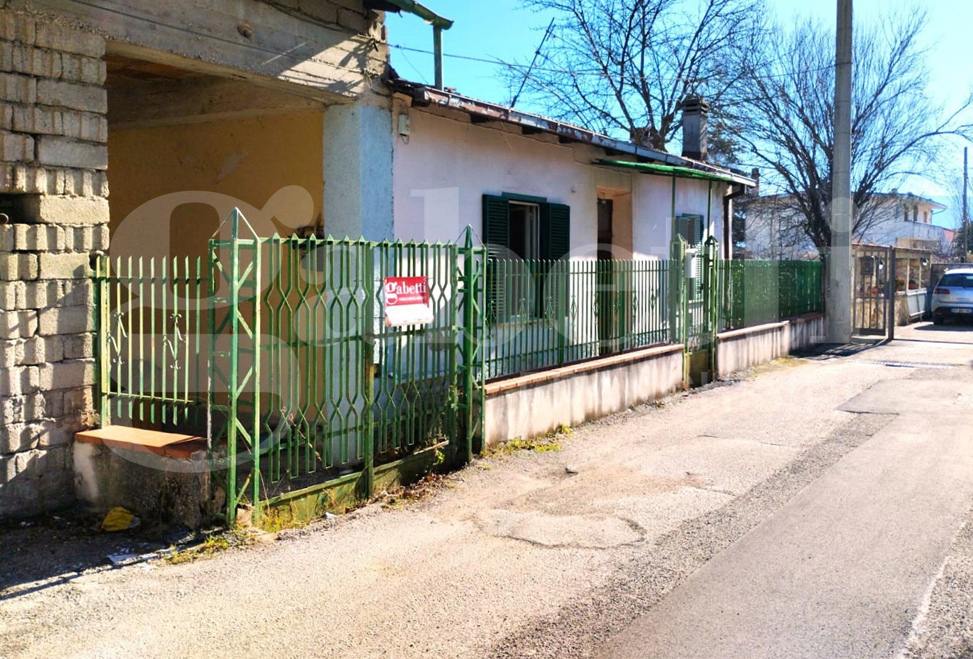 Casa indipendente con giardino a Avezzano