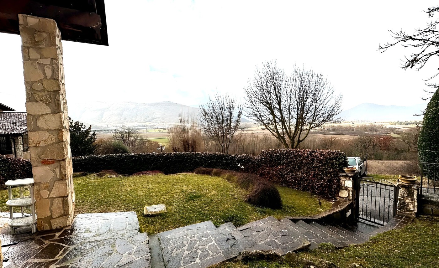 Villa con giardino a Avezzano