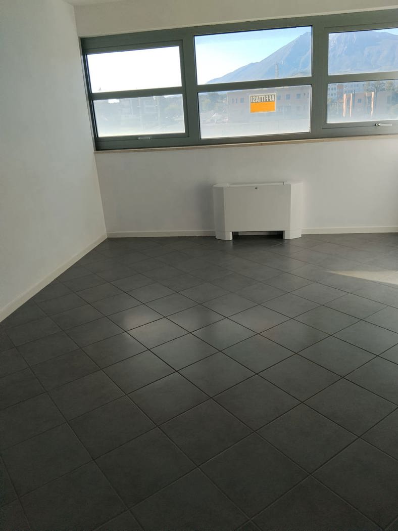 Ufficio in affitto a Avezzano