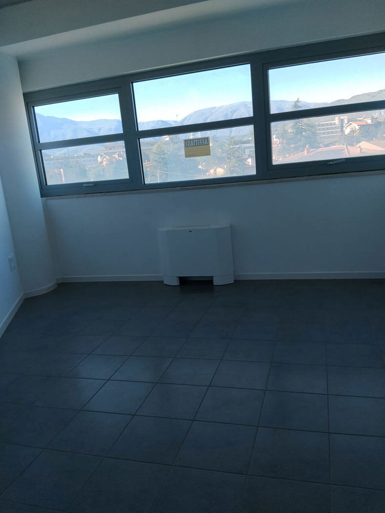 Ufficio in affitto a Avezzano