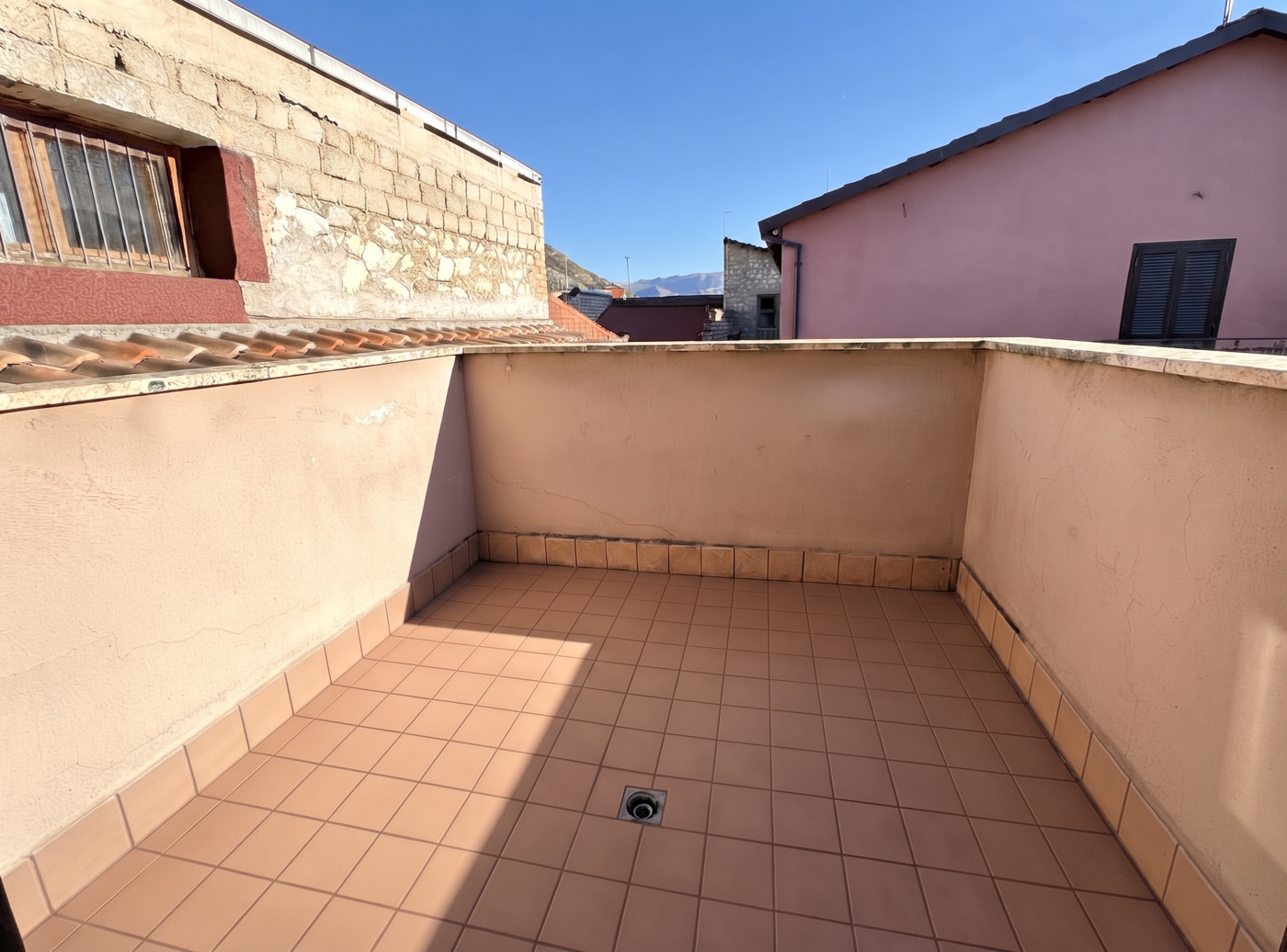 Casa indipendente in vendita a Trasacco
